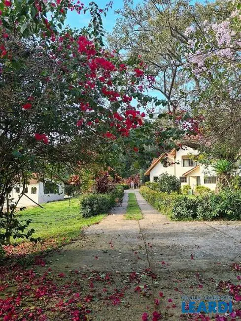Foto 5 de Casa com 5 Quartos para alugar, 640m² em Jardim São Miguel, Cotia