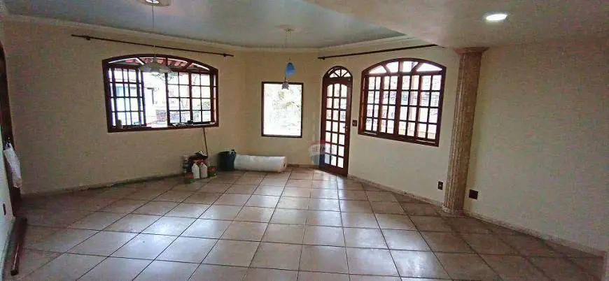 Foto 3 de Casa com 5 Quartos para alugar, 286m² em Novo Eldorado, Contagem