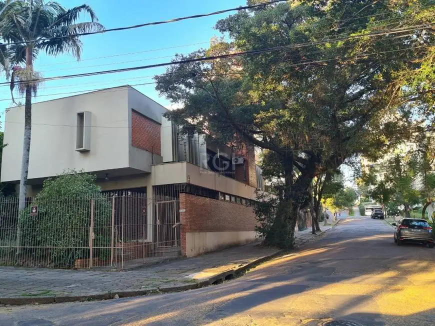 Foto 1 de Casa com 5 Quartos à venda, 310m² em Petrópolis, Porto Alegre