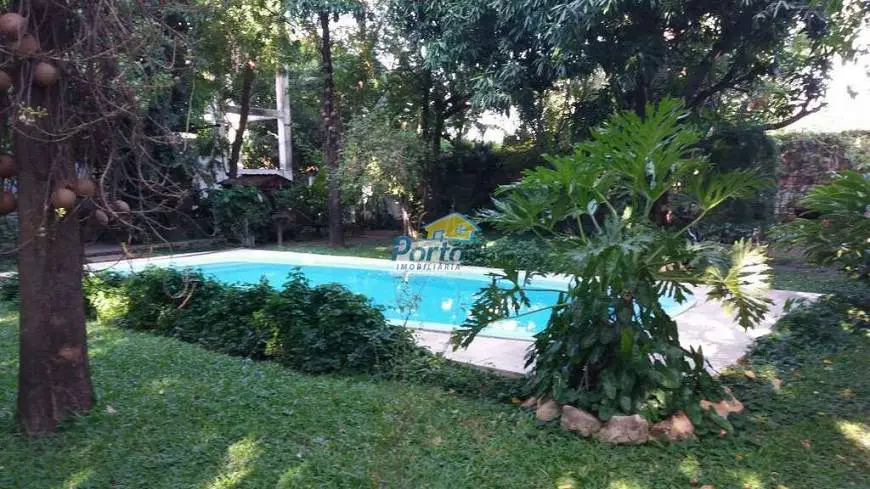Foto 1 de Casa com 5 Quartos à venda, 325m² em Planalto, Teresina