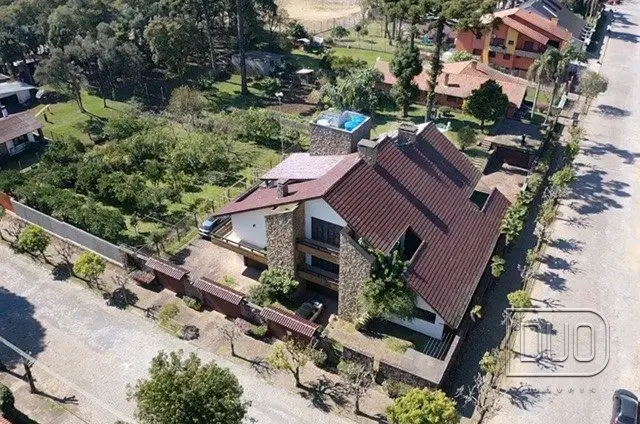 Foto 1 de Casa com 5 Quartos à venda, 754m² em Saint Etienne, Caxias do Sul