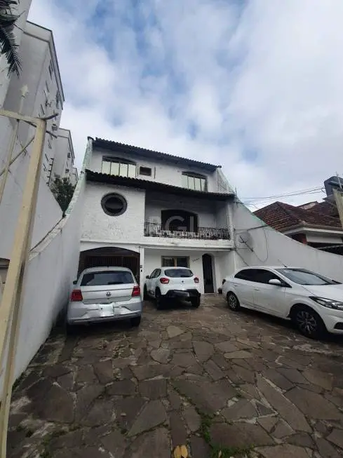 Foto 1 de Casa com 5 Quartos à venda, 226m² em Teresópolis, Porto Alegre