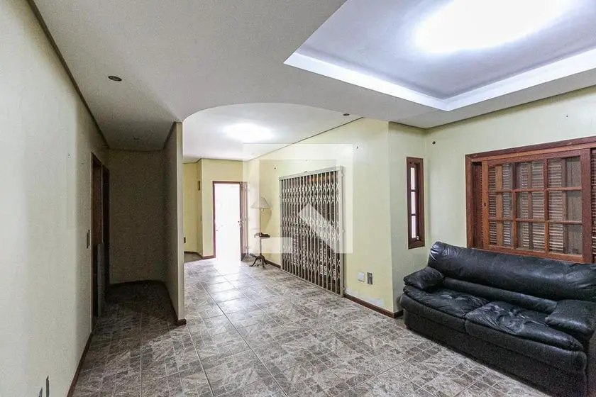 Foto 1 de Casa com 5 Quartos à venda, 230m² em Teresópolis, Porto Alegre