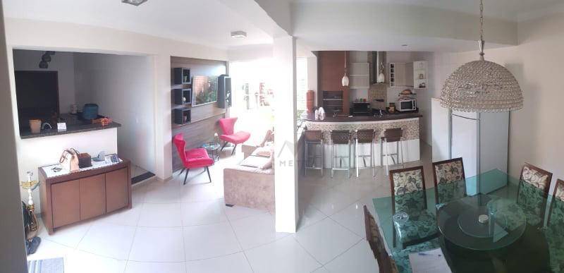 Foto 1 de Casa com 5 Quartos à venda, 223m² em Vila Dubus, Presidente Prudente