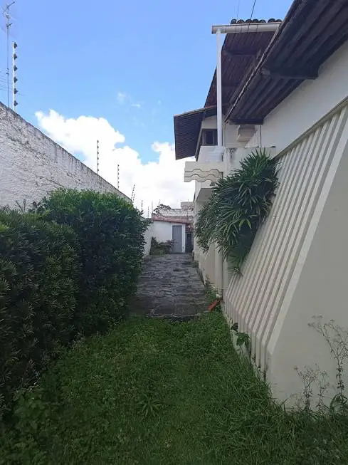 Foto 2 de Casa com 6 Quartos para venda ou aluguel, 275m² em Capim Macio, Natal