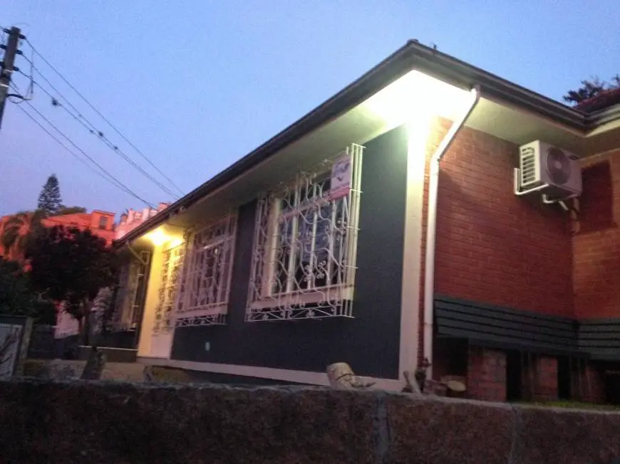 Foto 2 de Casa com 6 Quartos à venda, 300m² em Cristal, Porto Alegre