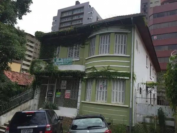 Foto 1 de Casa com 6 Quartos à venda, 260m² em Moinhos de Vento, Porto Alegre