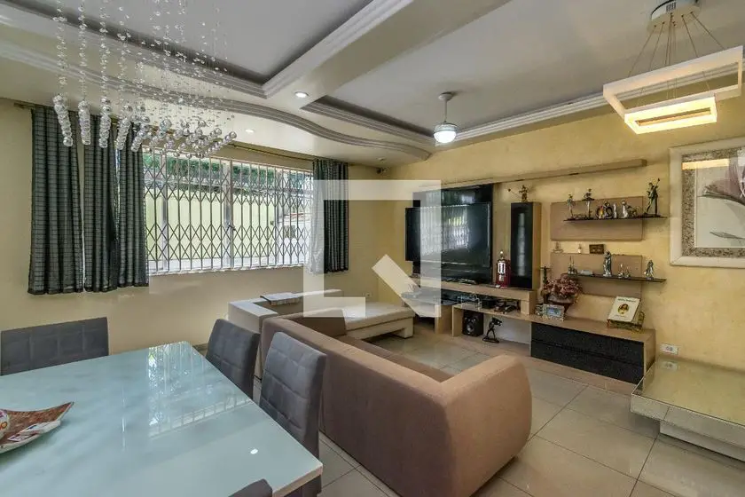 Foto 3 de Casa com 6 Quartos para alugar, 700m² em Olaria, Rio de Janeiro