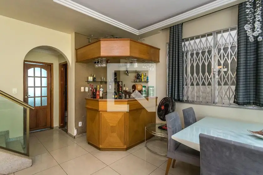 Foto 5 de Casa com 6 Quartos para alugar, 700m² em Olaria, Rio de Janeiro