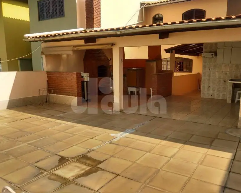 Foto 1 de Casa com 7 Quartos à venda, 240m² em Vila Assuncao, Santo André