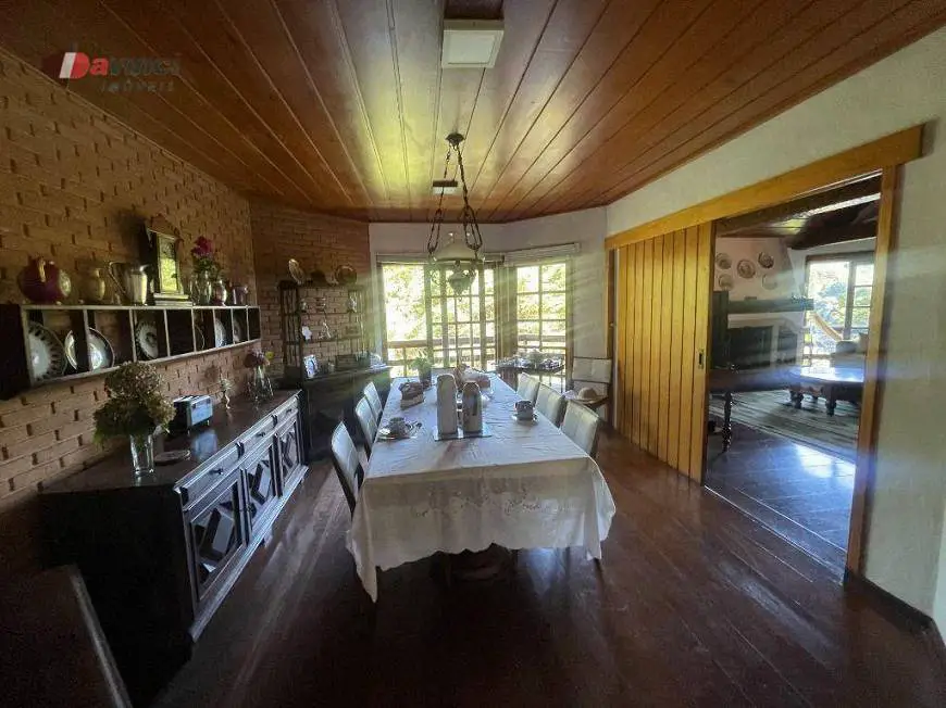 Foto 3 de Casa com 7 Quartos à venda, 422m² em Vila inglesa, Campos do Jordão