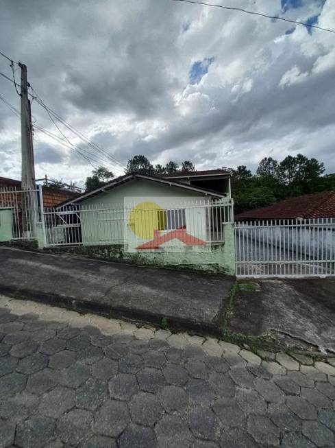 Foto 1 de Casa com 8 Quartos para alugar, 176m² em São Marcos, Joinville