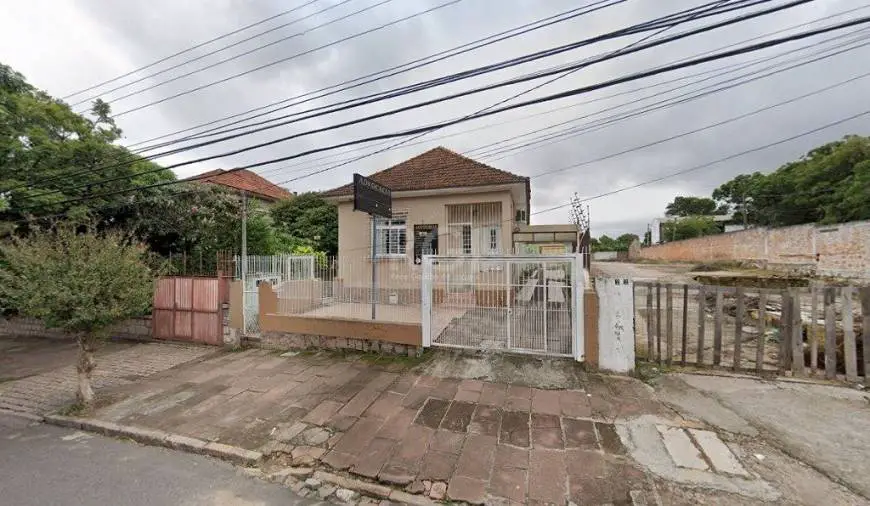 Foto 1 de Casa com 8 Quartos à venda, 200m² em Teresópolis, Porto Alegre