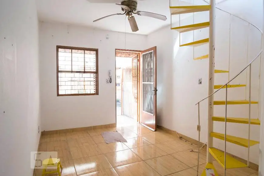 Foto 1 de Casa de Condomínio com 1 Quarto para alugar, 42m² em Espiríto Santo, Porto Alegre