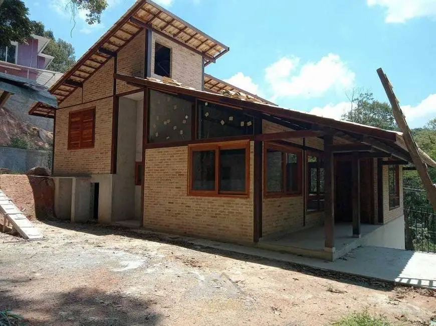 Foto 1 de Casa de Condomínio com 2 Quartos à venda, 250m² em Alpes da Cantareira, Mairiporã
