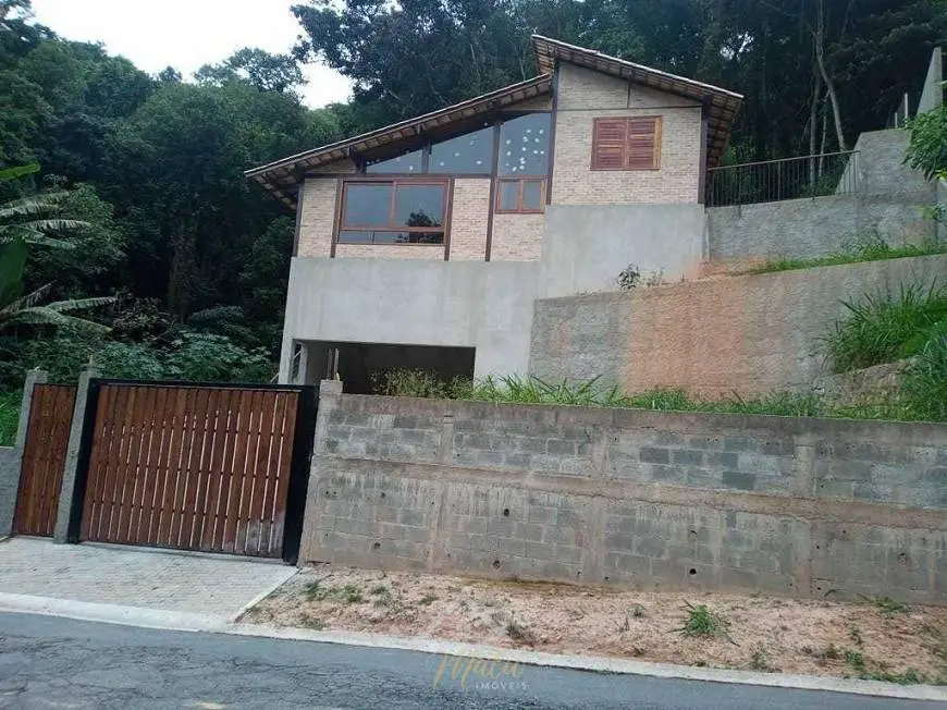 Foto 4 de Casa de Condomínio com 2 Quartos à venda, 250m² em Alpes da Cantareira, Mairiporã