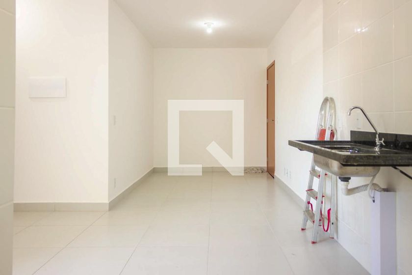 Foto 2 de Casa de Condomínio com 2 Quartos para alugar, 51m² em Bom Jesus, Uberlândia