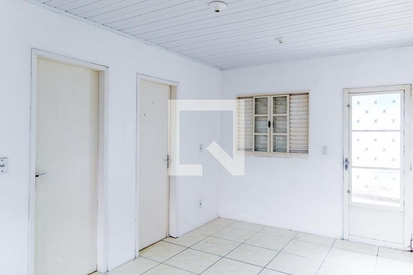 Foto 1 de Casa de Condomínio com 2 Quartos para alugar, 60m² em Campo Novo, Porto Alegre