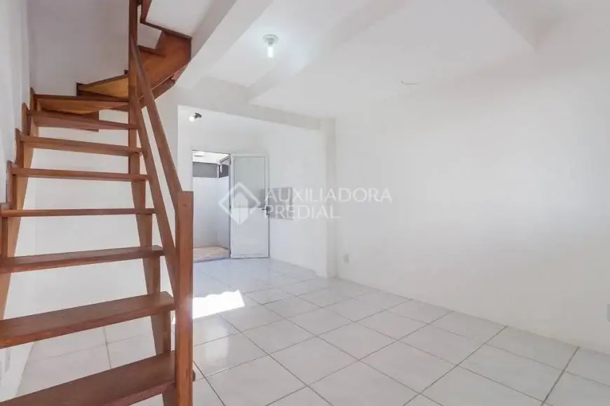 Foto 1 de Casa de Condomínio com 2 Quartos para alugar, 48m² em Hípica, Porto Alegre