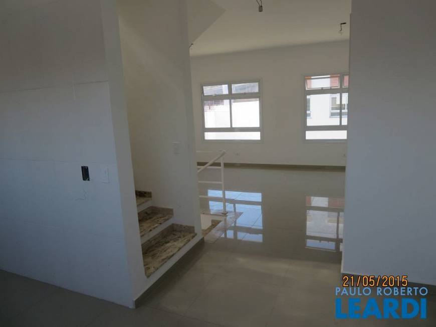 Foto 1 de Casa de Condomínio com 2 Quartos à venda, 128m² em Jardim Oliveiras, Taboão da Serra