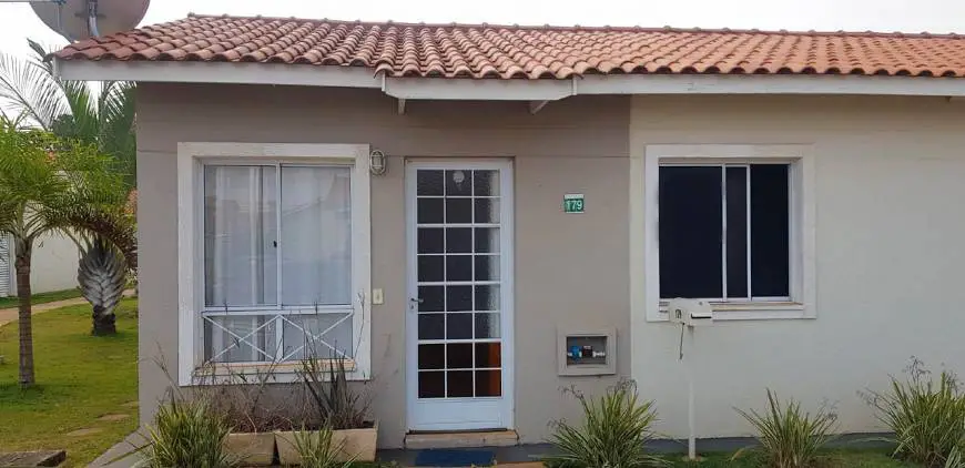 Foto 1 de Casa de Condomínio com 2 Quartos à venda, 40m² em Parque Residencial Rita Vieira, Campo Grande