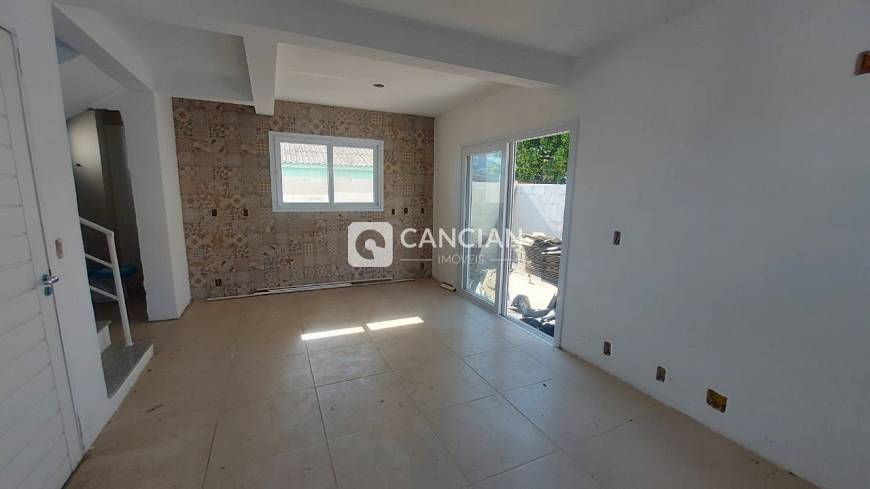 Foto 4 de Casa de Condomínio com 2 Quartos à venda, 72m² em Tomazetti, Santa Maria
