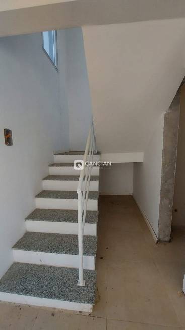 Foto 5 de Casa de Condomínio com 2 Quartos à venda, 72m² em Tomazetti, Santa Maria