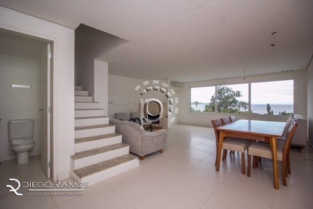 Foto 1 de Casa de Condomínio com 2 Quartos para alugar, 209m² em Tristeza, Porto Alegre