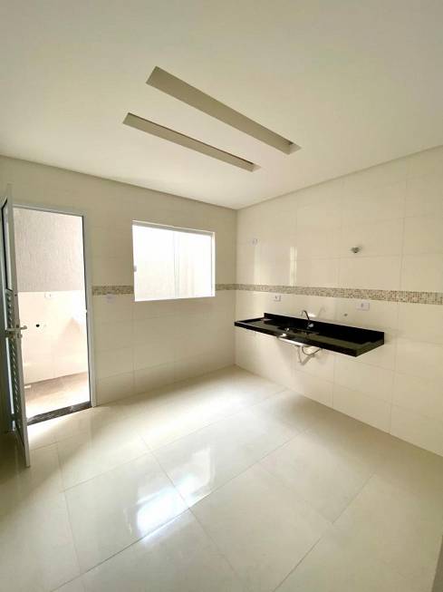 Foto 3 de Casa de Condomínio com 2 Quartos à venda, 65m² em Vila Caicara, Praia Grande