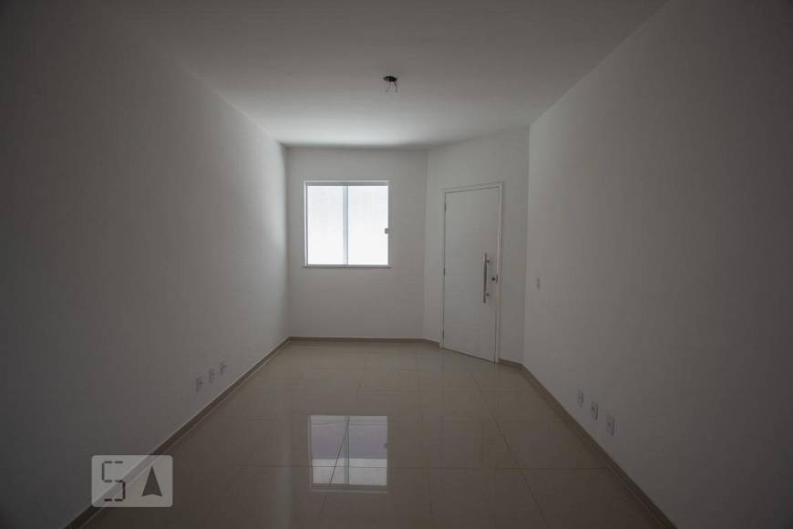 Foto 2 de Casa de Condomínio com 3 Quartos para alugar, 90m² em Bonsucesso, Rio de Janeiro
