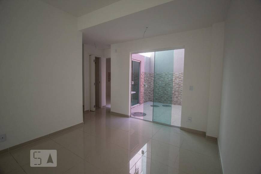 Foto 3 de Casa de Condomínio com 3 Quartos para alugar, 90m² em Bonsucesso, Rio de Janeiro