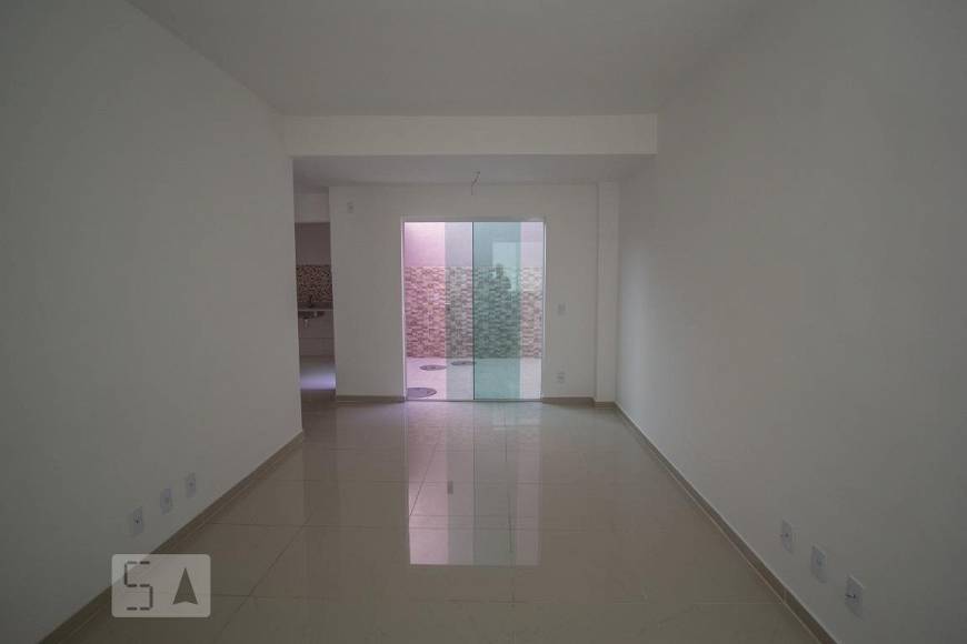 Foto 4 de Casa de Condomínio com 3 Quartos para alugar, 90m² em Bonsucesso, Rio de Janeiro