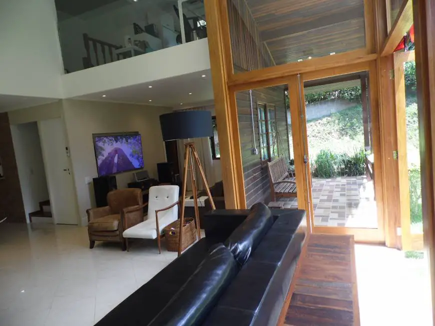 Foto 3 de Casa de Condomínio com 3 Quartos à venda, 350m² em Caraguata, Mairiporã