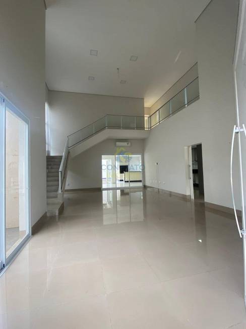 Foto 3 de Casa de Condomínio com 3 Quartos para alugar, 328m² em Condomínio Residencial Florais dos Lagos , Cuiabá