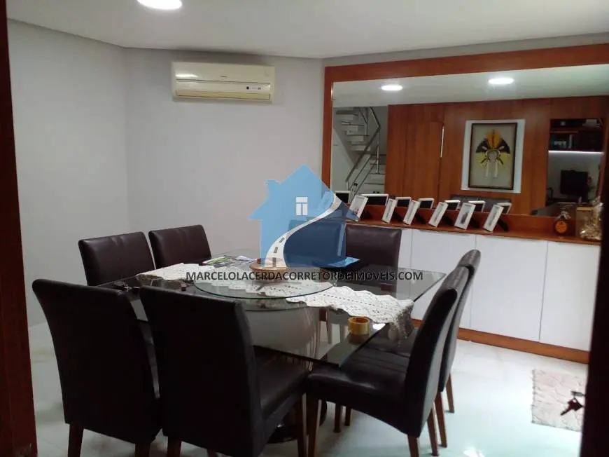 Foto 2 de Casa de Condomínio com 3 Quartos à venda, 220m² em Flores, Manaus