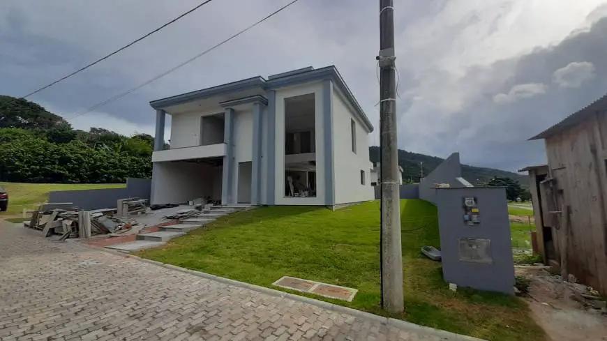 Foto 2 de Casa de Condomínio com 3 Quartos à venda, 259m² em Ingleses do Rio Vermelho, Florianópolis