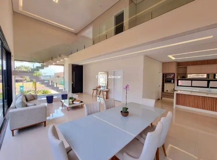 Foto 3 de Casa de Condomínio com 3 Quartos à venda, 310m² em Jardim Montevideu, Campo Grande
