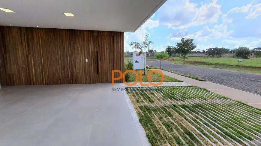 Foto 3 de Casa de Condomínio com 3 Quartos à venda, 243m² em Laranjeiras, Uberlândia