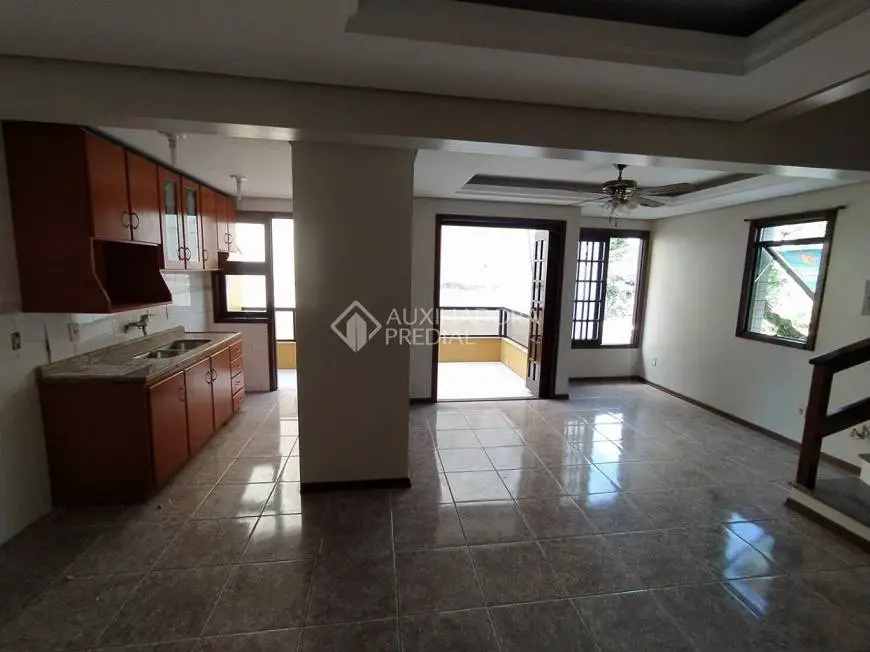 Foto 1 de Casa de Condomínio com 3 Quartos para alugar, 159m² em Menino Deus, Porto Alegre