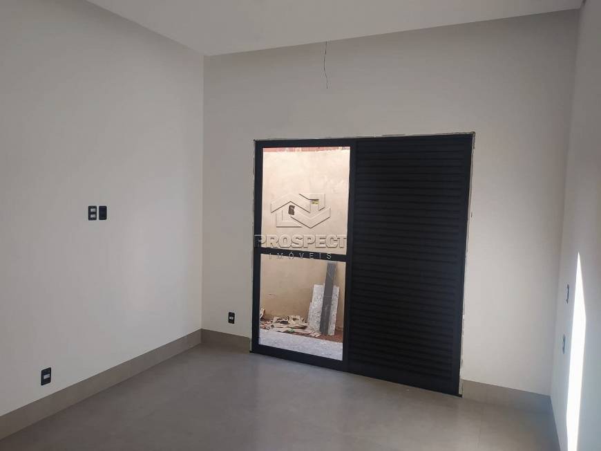 Foto 3 de Casa de Condomínio com 3 Quartos à venda, 182m² em Morada da Colina, Uberlândia