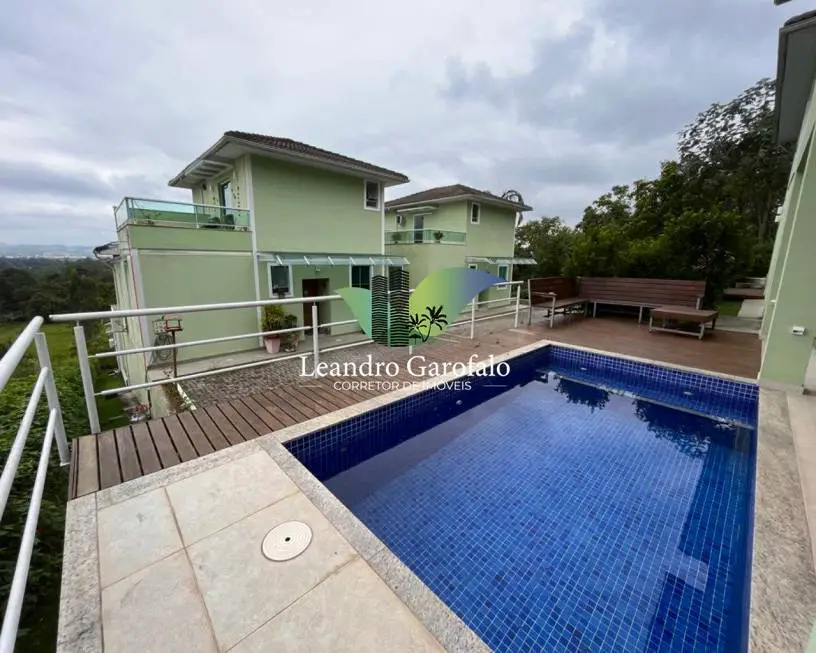 Foto 1 de Casa de Condomínio com 3 Quartos para alugar, 220m² em Penedo, Itatiaia
