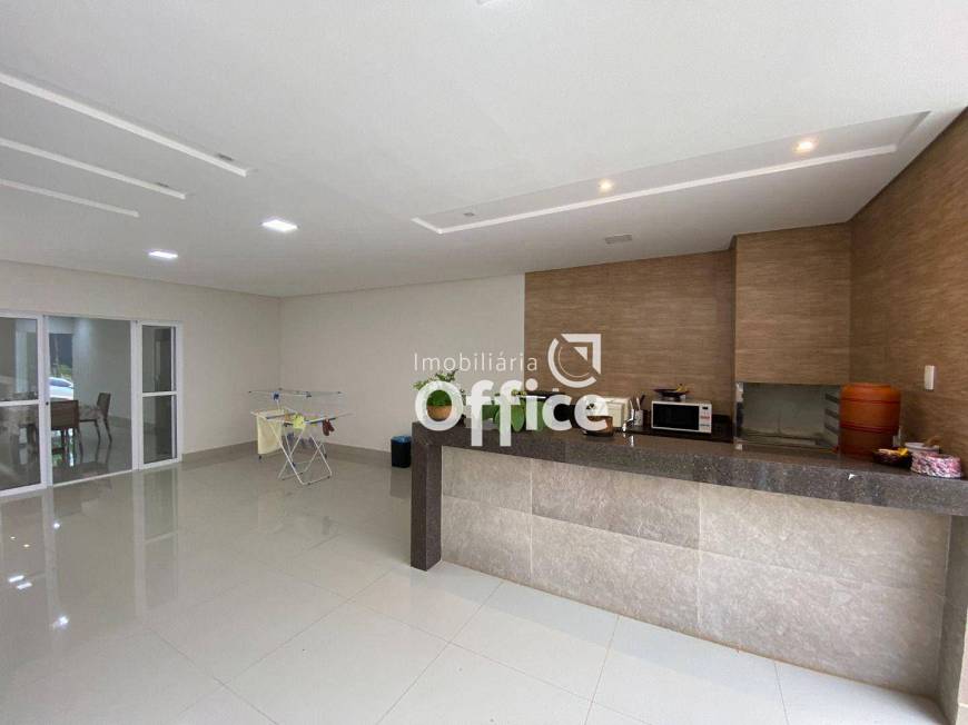 Foto 2 de Casa de Condomínio com 3 Quartos à venda, 245m² em Residencial Anaville, Anápolis