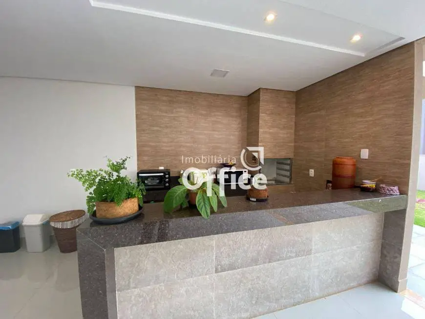 Foto 3 de Casa de Condomínio com 3 Quartos à venda, 245m² em Residencial Anaville, Anápolis
