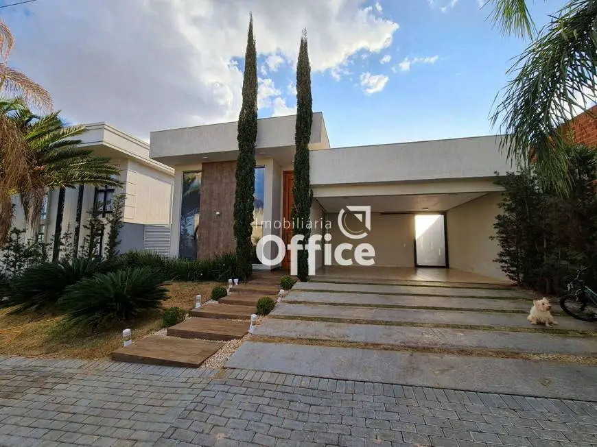 Foto 1 de Casa de Condomínio com 3 Quartos à venda, 250m² em Residencial Anaville, Anápolis