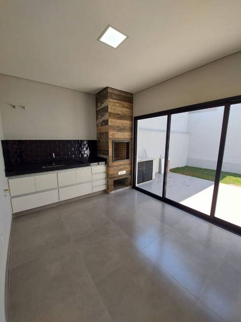 Foto 2 de Casa de Condomínio com 3 Quartos à venda, 145m² em Residencial Samambaia, São Carlos