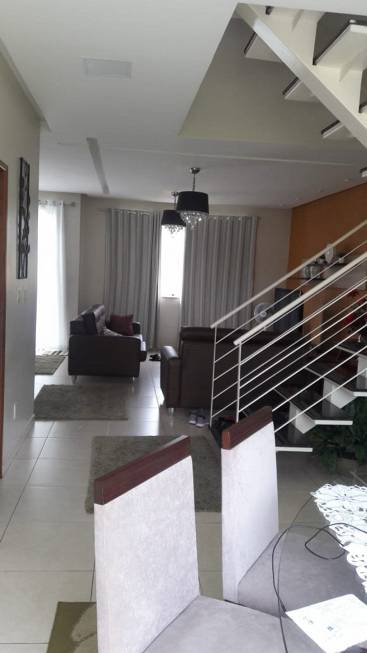 Foto 1 de Casa de Condomínio com 3 Quartos para alugar, 250m² em Tarumã, Manaus