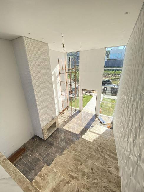 Foto 1 de Casa de Condomínio com 3 Quartos à venda, 260m² em Tomazetti, Santa Maria