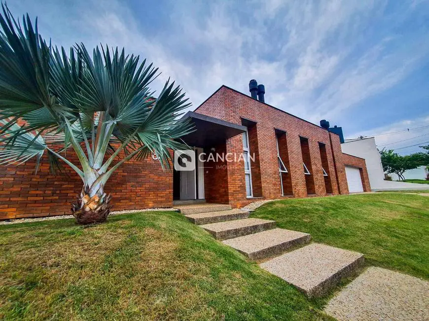 Foto 1 de Casa de Condomínio com 3 Quartos à venda, 297m² em Tomazetti, Santa Maria