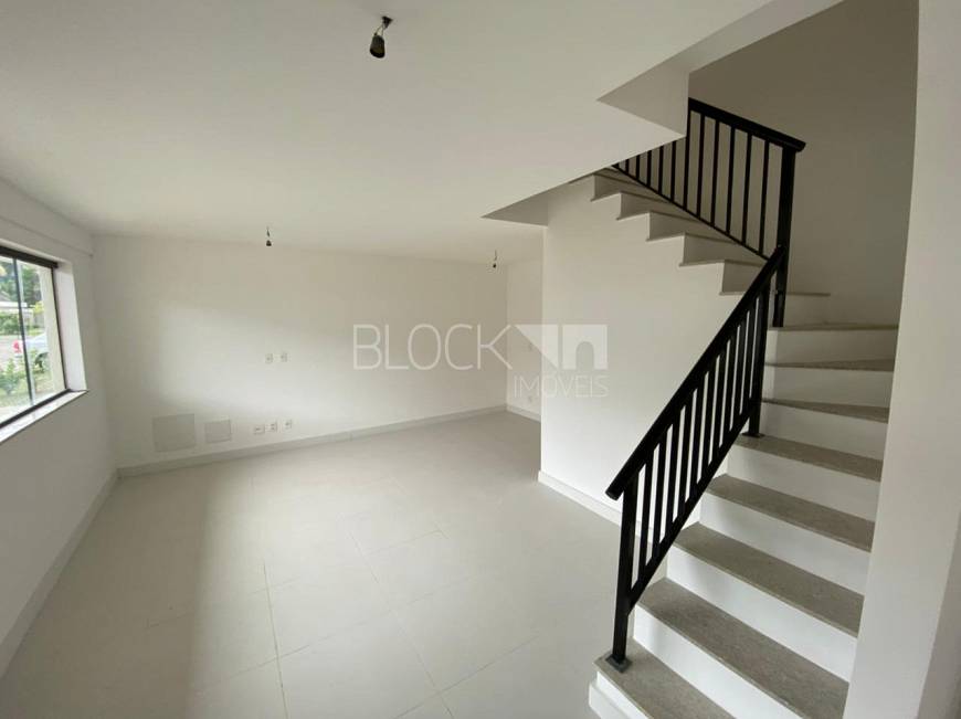 Foto 1 de Casa de Condomínio com 3 Quartos para alugar, 140m² em Vargem Grande, Rio de Janeiro