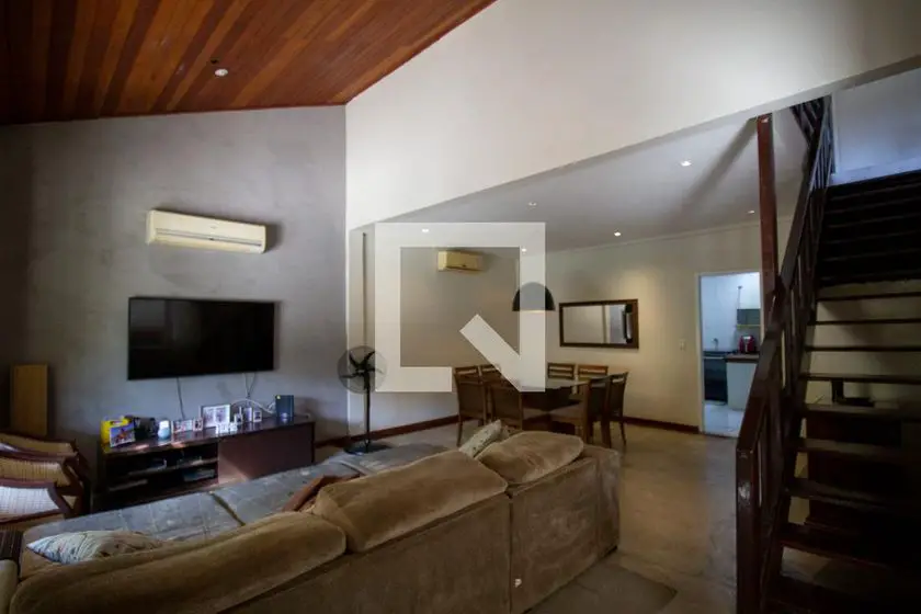 Foto 1 de Casa de Condomínio com 3 Quartos para alugar, 200m² em Vargem Pequena, Rio de Janeiro